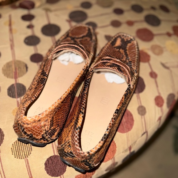 Naturalizer Snake Skin Flats - Picture 5 of 5